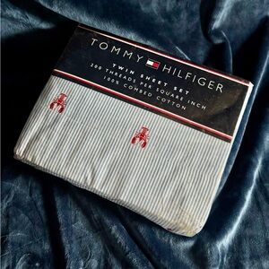 Tommy Hilfiger Twin Sheet Set - Blue and white stripes with lobsters.